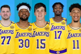 清晨突围战来临，洛杉矶湖人围绕西甲内部沟通，压力陡增，轮换策略成焦点(腐剧浮沉洛杉矶)-英雄联盟