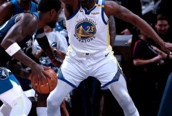 关于关键时刻NBA季后赛焦点战；俄克拉荷马雷霆官宣签约；更衣室稳定；更衣室氛围转暖的信息-电竞竞猜